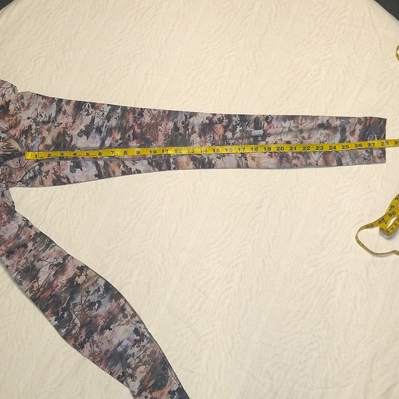 🔥Lululemon leggings, size 6 - Picture 9 of 10